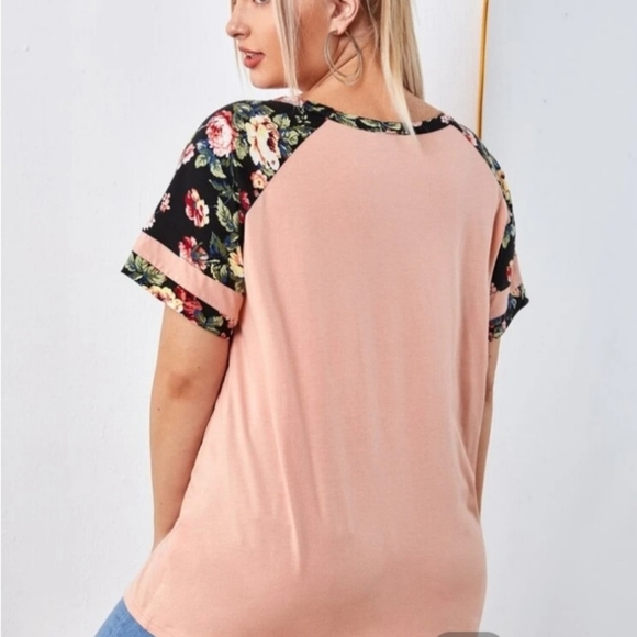 SHEIN Women's Short-sleeved Floral Print T-shirt - Picture 3 of 10